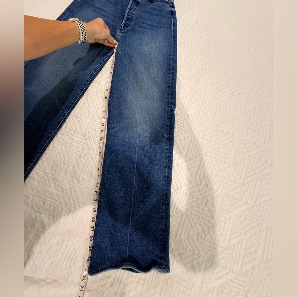 Mother Denim Tune Up Maven Sneak High-Rise Jeans in Opposites Attract - Picture 10 of 10